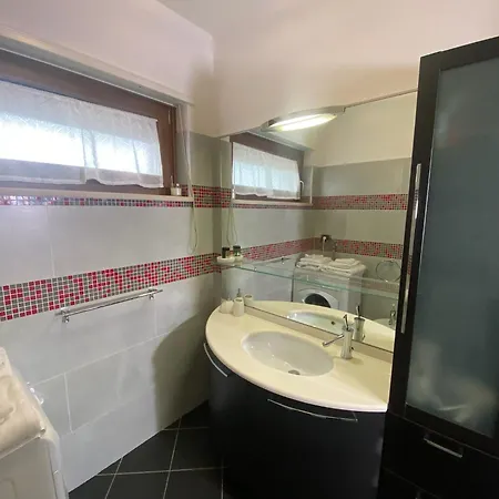 Red House Apartman Monfalcone