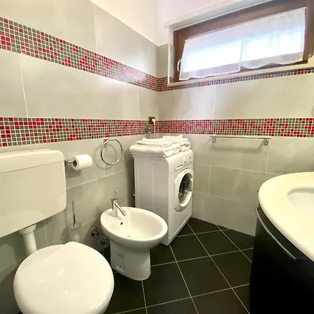 아파트 Red House *